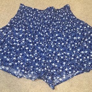 Aerie women’s smocked shorts